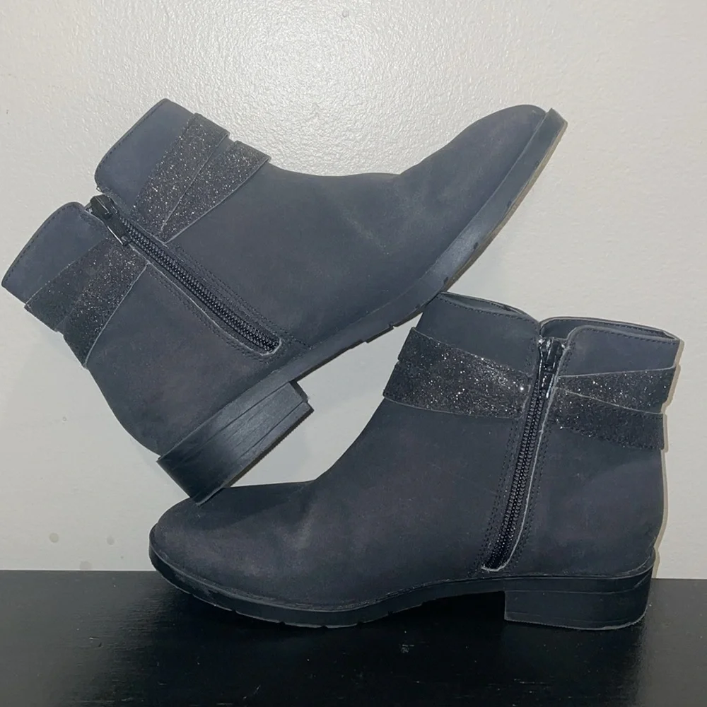 Lands End Ankle Boot.  Size‎ 5 M.